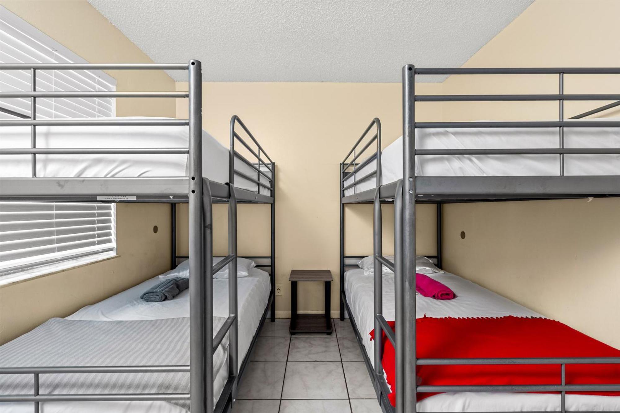 Crocodhouse Early Check In Eight Years Hosting Vandrehjem Fort Lauderdale Eksteriør billede