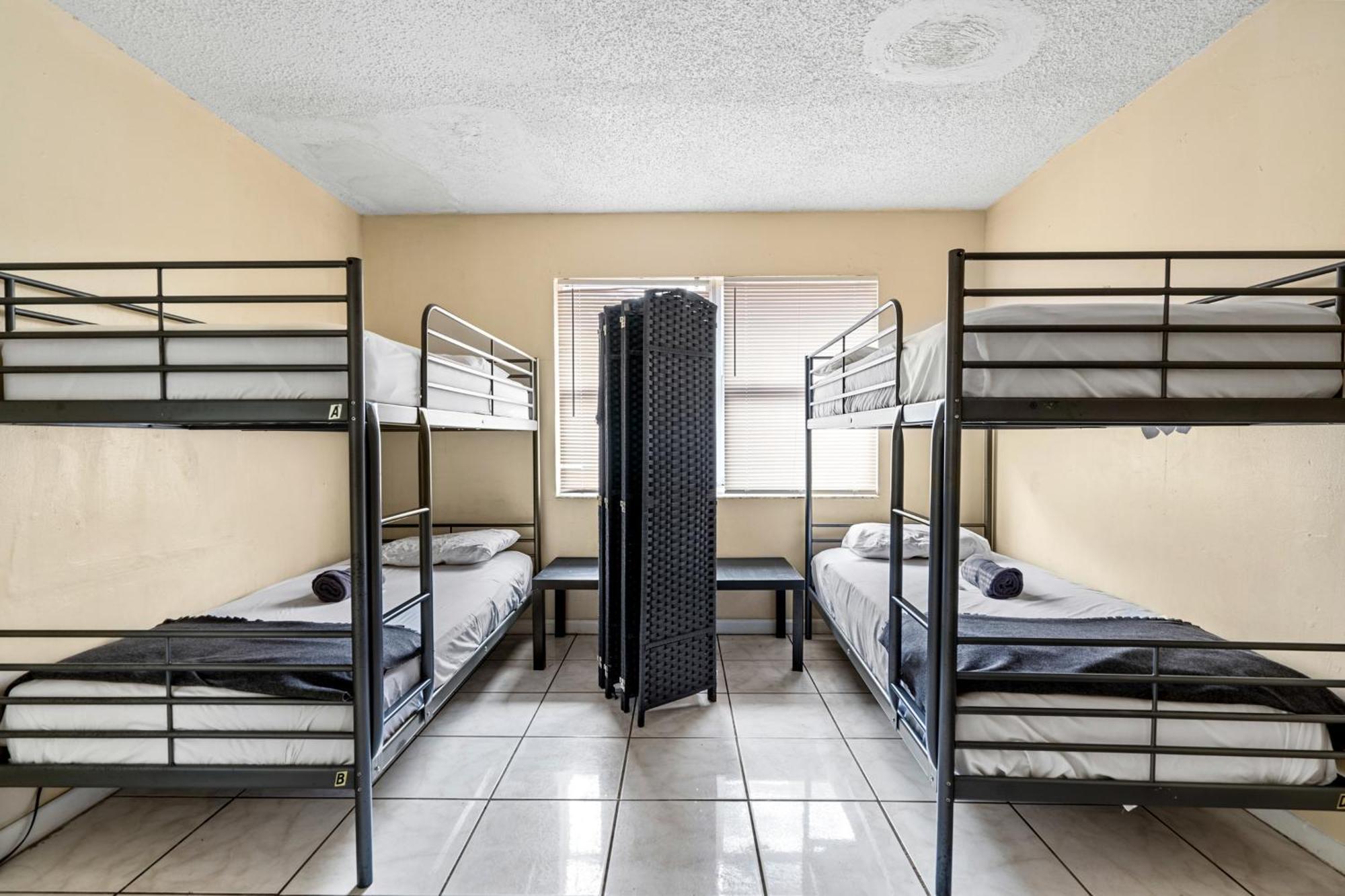 Crocodhouse Early Check In Eight Years Hosting Vandrehjem Fort Lauderdale Eksteriør billede